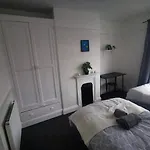 Peaceful Stay Near Derby City Centre Room 3